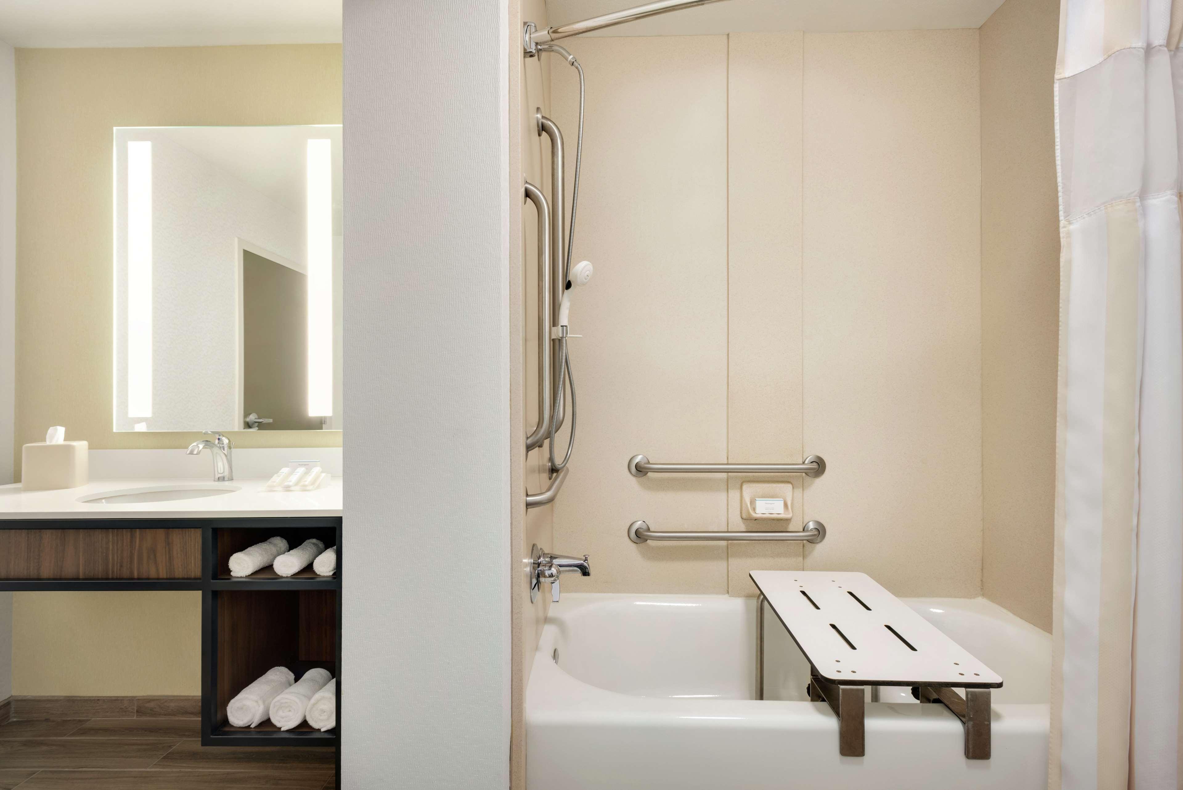 Hilton Garden Inn Dubuque Downtown Zewnętrze zdjęcie