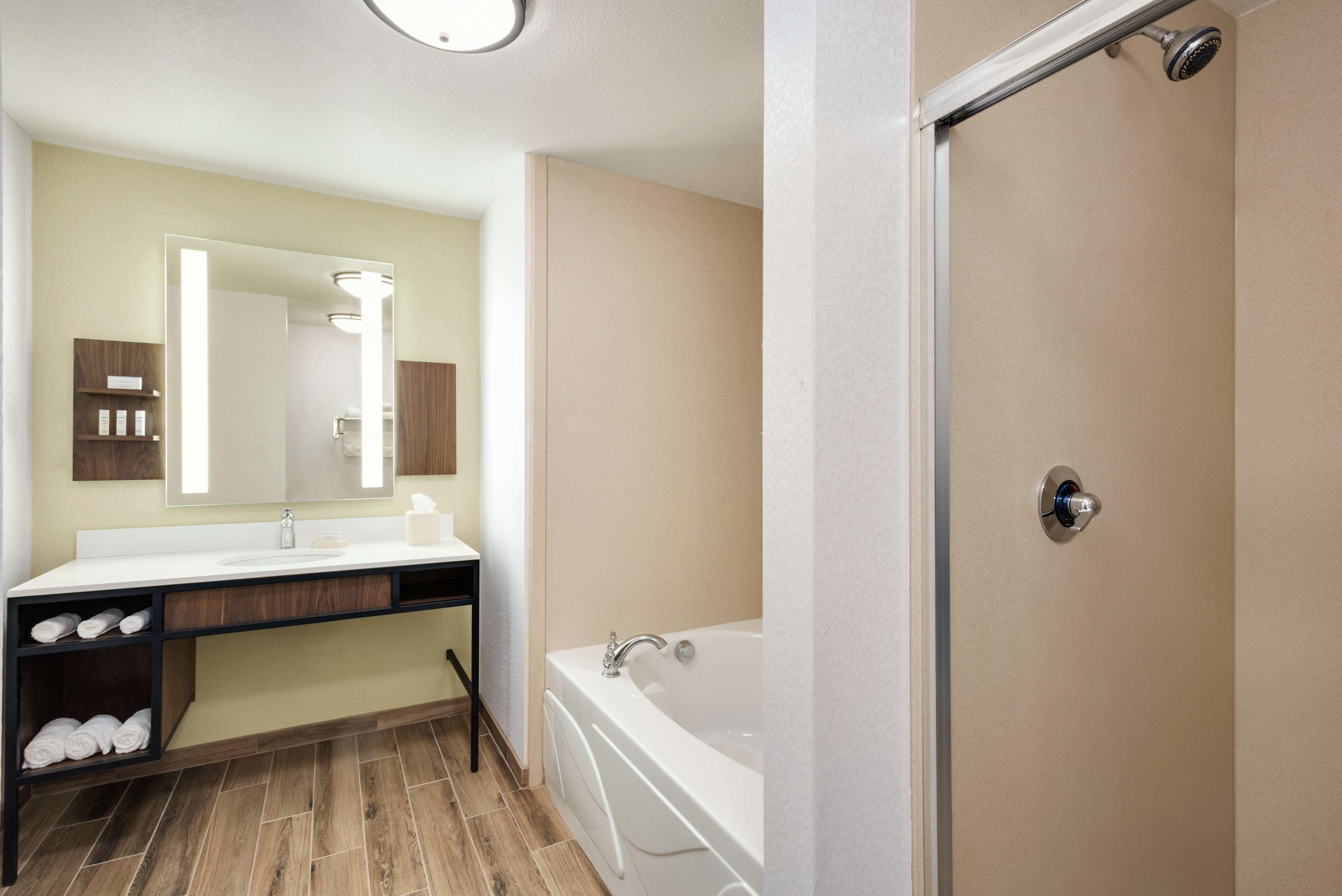 Hilton Garden Inn Dubuque Downtown Zewnętrze zdjęcie