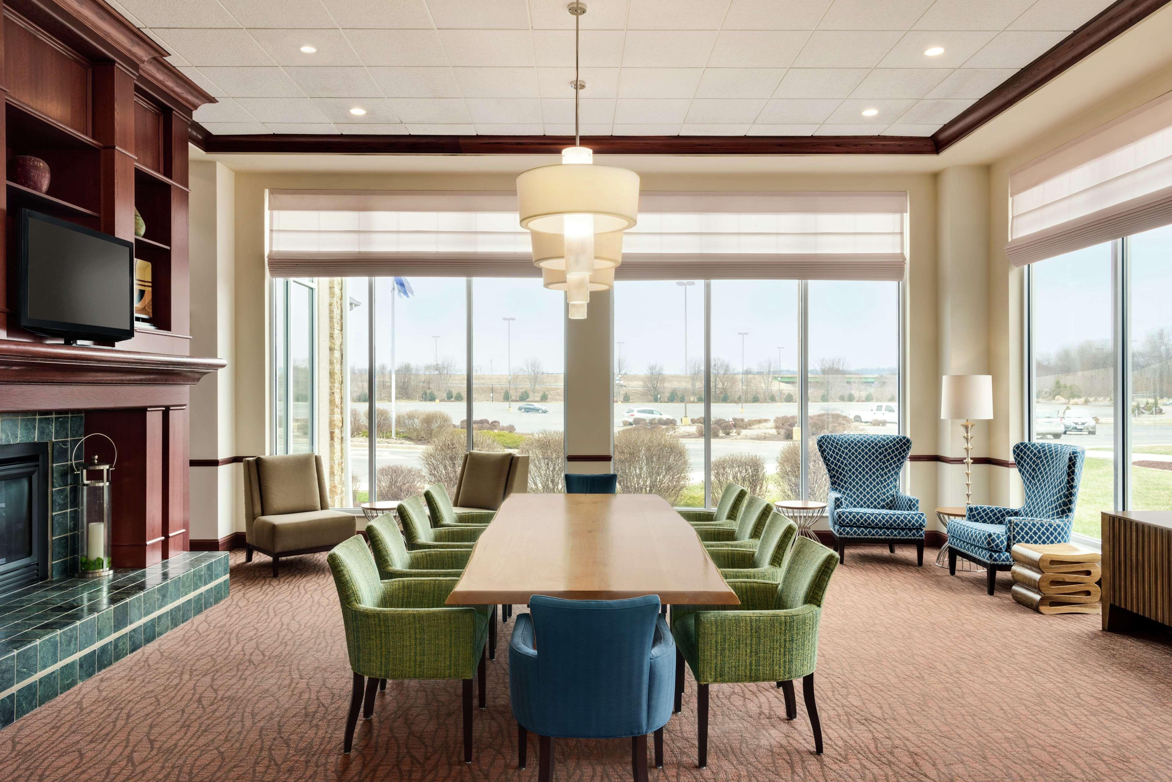 Hilton Garden Inn Dubuque Downtown Zewnętrze zdjęcie