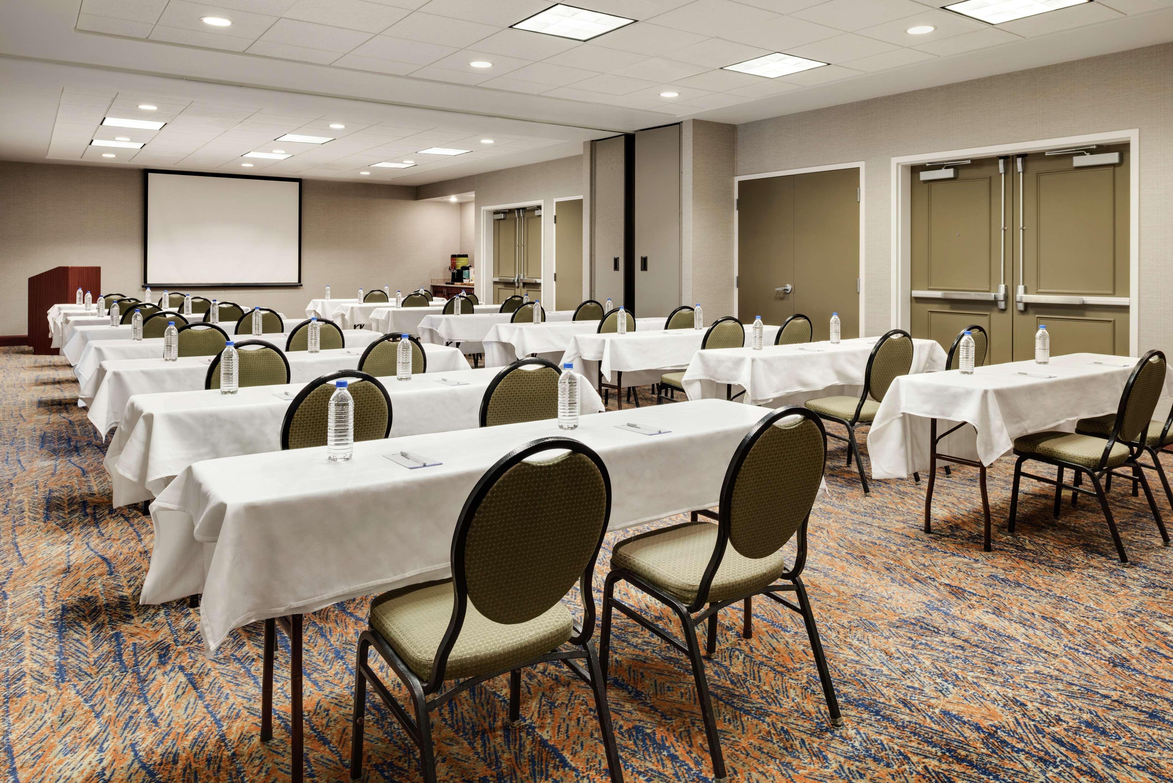 Hilton Garden Inn Dubuque Downtown Zewnętrze zdjęcie